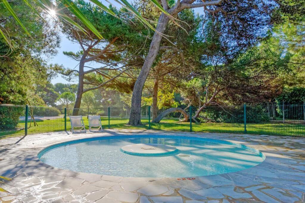 La Badine 5P Plage Piscine Clim Jacuzzi Parc Luxuriant Hyères Eksteriør billede