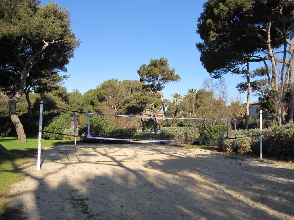 La Badine 5P Plage Piscine Clim Jacuzzi Parc Luxuriant Hyères Eksteriør billede